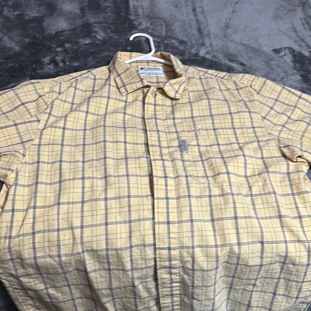 Columbia short sleeve excursion button up